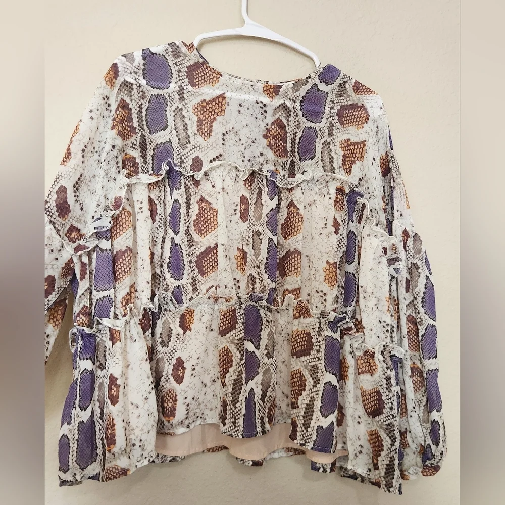 TCEC Snake Print Ruffle Top Size Small - Picture 3 of 11